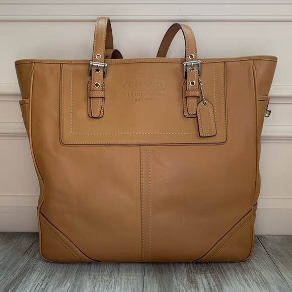 Coach Handbags - Coach Leather Tote